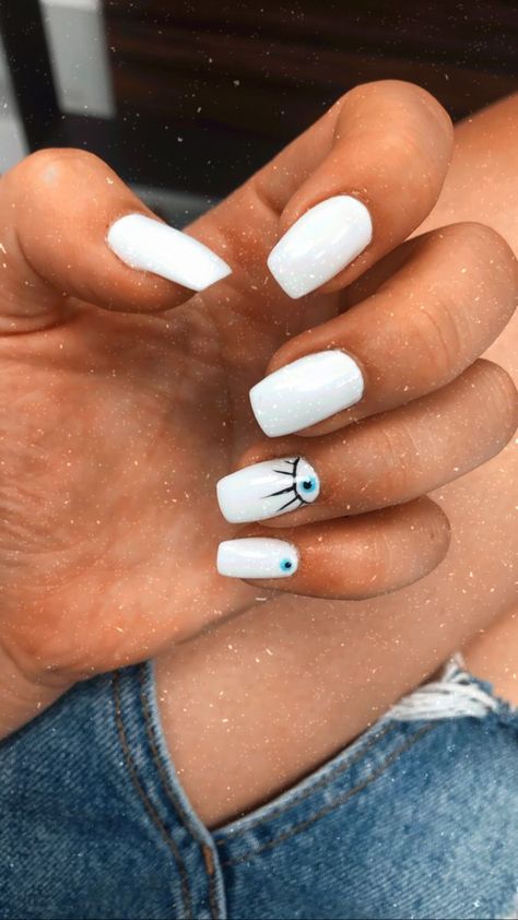 Nail Inspo For Mexico, White Nails With Evil Eye, White Evil Eye Nails, Beyaz Nail Art, Nails With Evil Eye, Acrylic Nails Stiletto, Evil Eye Nails, Nails Stiletto, Eye Nails