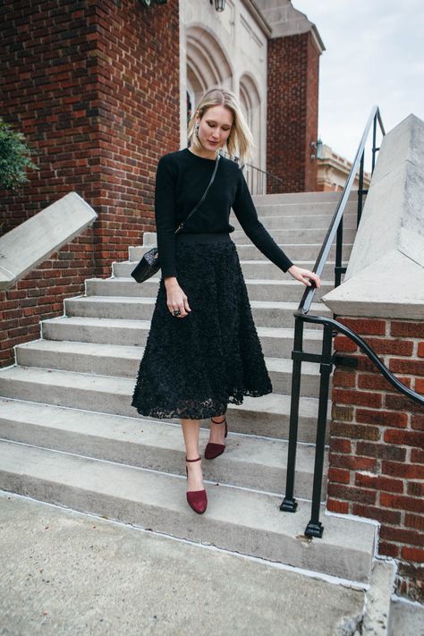 What To Wear To Christmas Eve Service | Finding a church-appropriate outfit that also feels stylish can be tough. We're wearing casual-fancy to Christmas Eve mass, with shoes & makeup to match. #TheMomEditStyle #TheMomEditHolidayOutfitIdeas #ChristmasEveDressChurch #ChristmasDressAndShoes #DressyFlatsOutfit #WhatShoesToWearWithBlackShoes #ChristmasEveMass #CasualDresses #CasualFancyOutfits #AudreyHephurnStyle #ClassyChurchOutfits Mass Outfit Church, Christmas Mass Outfit, Christmas Church Outfit, Classy Church Outfits, Mass Outfit, What To Wear To Church, Christmas Outfits Dressy, Church Outfit Ideas, Christmas Eve Service