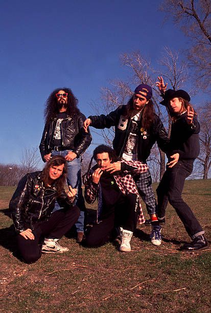 Portrait of the American band Faith No More Chicago Illinois April 1 1990 Pictured are from row from left Billy Gould and Mike Bordin back row from... 90s Photos, Jim Martin, Faith No More, Metal Boy, Hero Inspiration, Mike Patton, Back Row, Music Photo, Punk Goth