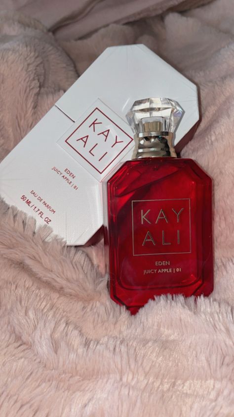 Luxury Perfumes For Women, Kayli Perfum, Kayali Perfume Aesthetic, Kai Ali Perfume, Kali Perfume, How To Smell Like Apples, Kay Ali Perfume, Kay Perfume, Kay Ali