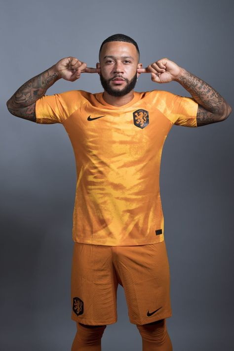 Memphis Depay, Football Or Soccer, Team Goals, Association Football, Sports Models, World Cup 2022, Football Wallpaper, Fashion Inspiration Design, Photoshoot Poses