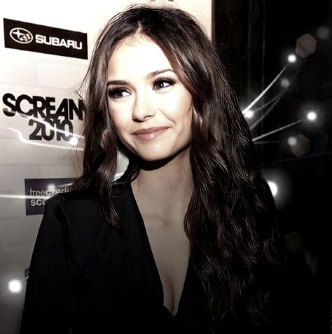 2000s Shows, Katerina Petrova, Y2k Profile Picture, Vampire Diaries Wallpaper, Vampire Diaries Cast, Vogue Beauty, Katherine Pierce, Famous Girls, Elena Gilbert