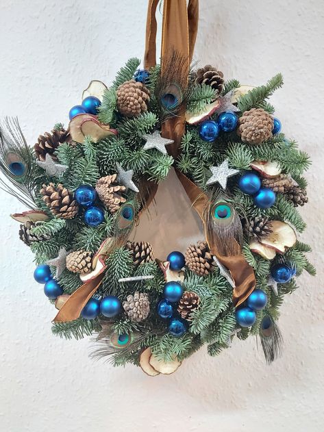 Blue Advent Wreath, Christmas Wreath Blue, Adventes Vainags, Blue Christmas Wreath, Lace Stencil, Advent Decorations, Bauble Wreath, Christmas Advent Wreath, Blue Baubles