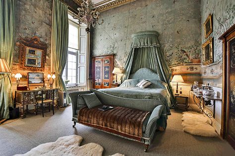 Chinese Dressing, Belvoir Castle, Casa Disney, Castle Rooms, Castle Bedroom, English Manor Houses, Castles Interior, Bedroom Furnishings, Canopy Bed