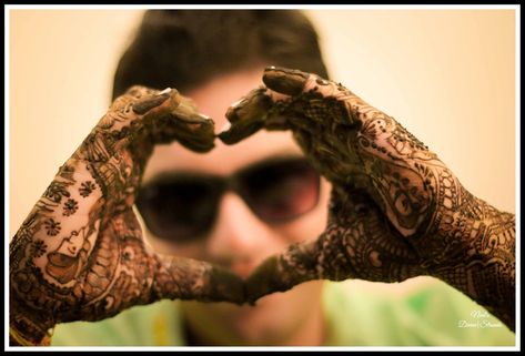 mehndi on groom , indian wedding Boy Mehndi Poses, Mehndi Poses For Groom, Groom Mehndi Poses, Groom Mehendi Poses, Groom Mehandi Poses, Mehandi Stills, Boy Mehndi, Mehandi Shoot, Mehandi Pose