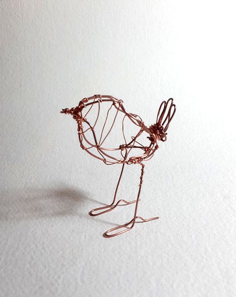 Bird Diy, Sculpture Diy, Wire Bird, Wood Butterfly, Wire Art Sculpture, Diy Birds, Paper Birds, Bird Crafts, Paper Butterfly