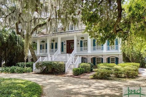 Zillow Homes For Sale, Savannah Homes, New Orleans Style Homes, Louisiana House, Savannah Houses, Im Coming Home, Brick Fence, House On Stilts, Country Interior