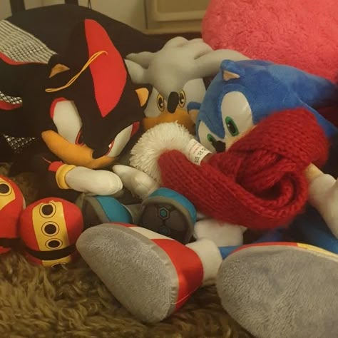 Sonic Plush Aesthetic, Sonic Plushies Aesthetic, Sonic The Hedgehog Plush, Shadow Plushie Pfp, Sonic Plush Pfp, Shadow The Hedgehog Plush, Sonic Plushies, Sonic Merch, Sonic Plush