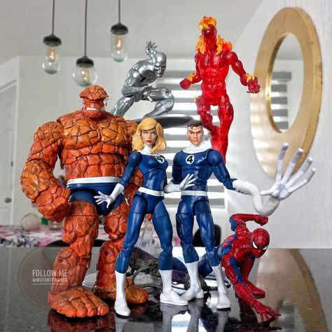 Fantastic Four Cosplay, Marvel Legends Display, Kirby Figures, Toy Makeover, Dynamic Perspective, Fantastic Four Marvel, Marvel Figures, Geek Room, Small Soldiers