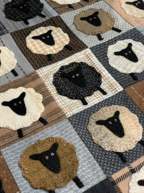 Sheep Crafts, Wool Felt Projects, Wool Applique Patterns, Not Meant To Be, Wool Quilts, Penny Rug, Applique Quilting, Penny Rugs, Wool Projects