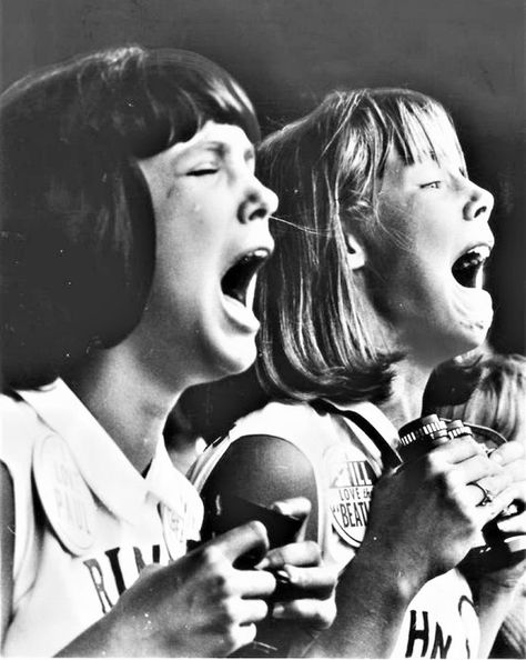 Early Beatles, 1964 Birthday, Beatles Girl, Bohemian Kitchen, Real Music, Robert Doisneau, Beatles Fans, The Fab Four, Ringo Starr