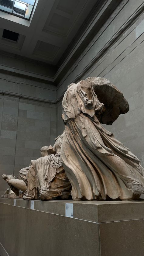 Parthenon marbles greece london Ancient Greece Statues, Parthenon Marbles, Marble Statues Aesthetic, Greece Sculpture Aesthetic, Art Movement Timeline, Famous Marble Statues, Classical Marble Sculpture, Mysterious Places, Ancient Greece