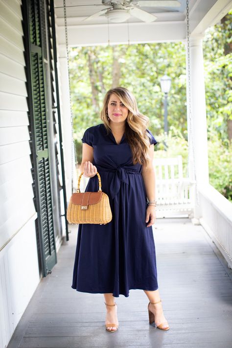 Classic Navy Dress | Coffee Beans and Bobby Pins Dress With Shoes, What Shoes To Wear, Plus Size Workwear, Navy Shirt Dress, Shirt Dress Outfit, Fashion Blogger Outfit, Cute Dress Outfits, Blue Summer Dresses, Dresses Outfits