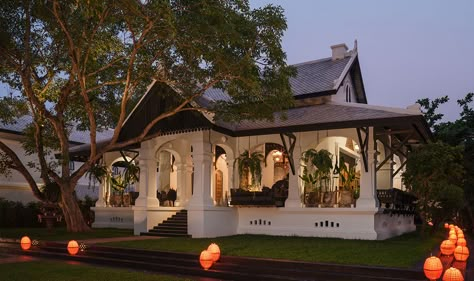 Kerala Traditional House, Luxury Villa Design, Luang Prabang Laos, Asian House, Rosewood Hotel, Kerala House, Indian Home Design, Colonial Style Homes, British Colonial Style