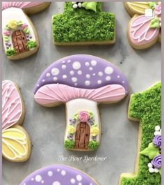 Garden Cookies, Mushroom Cookies, Royal Iced Cookies, Sugar Cookie Royal Icing, Themed Cookies, Spring Cookies, Summer Cookies, Sugar Cookie Designs, Pretty Cookies