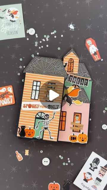 Halloween Mini Albums, Beginner Scrapbooking, Smash Book Ideas, Echo Park Paper, Spooktacular Halloween, Echo Park, Smash Book, Halloween Season, Project Life