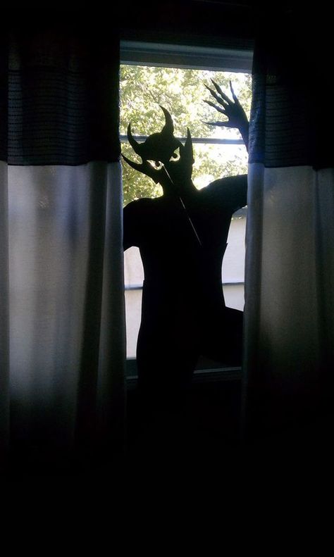 25 Scary DIY Halloween Window Silhouettes | Home Design And Interior Diy Halloween Window Silhouettes, Diy Halloween Window Decorations, Halloween Interior Decorations, Diy Halloween Window, Halloween Window Silhouettes, Halloween Window Decorations, Diy Halloween Decor, Window Decorations, Halloween Window