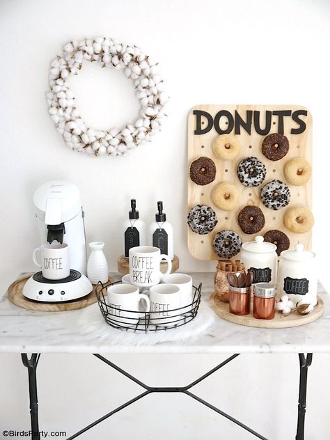 How to Style a Coffee and Donuts Bar for a Party - easy, quick and inexpensive DIY craft projects and ideas to set up a drinks station for entertaining! by BirdsParty.com @birdsparty #coffeebar #coffeestation #diycoffeebar #coffeedonutspartyideas #partyideas #winterparty #babyshower #bridalshower #donutsparty #donutswall #diydonutswall #diydonutsboard #donutsbirthday Coffee Bar Ideas Party, Bar Ideas Party, Hot Beverage Station, Fall Wedding Drinks, Donut Craft, Beverage Station Party, Drinks Station, Wedding Drink Bar, Wedding Drink Station