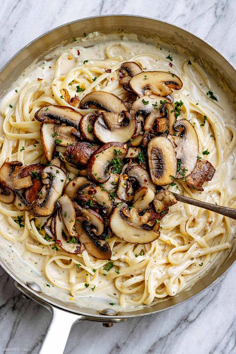 Creamy Mushroom Pasta - #pasta #mushroom #recipe #eatwell101 - This 30-minute creamy mushroom pasta is the perfect weeknight indulgence for any pasta lover! - #recipe by #eatwell101® Mushroom Carbonara Recipe, Cremini Mushroom Pasta, Cream Mushroom Pasta, Creamy Garlic Mushroom Pasta, Creamy Mushroom Pasta Recipes, Mushroom Cream Sauce Pasta, Creamy Pasta With Mushrooms, Mushroom Pasta Recipes, Creamy Mushroom Pasta Sauce