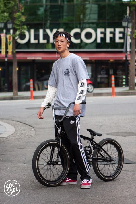 http://hypebae.io/share/permalink/male/ZYhismO Bmx Outfit, Bmx Aesthetic, Seoul Street Style, Seoul Street, Bmx Street, Asian Streetwear, Man Photography, Skate Style, Street Fashion Men Streetwear