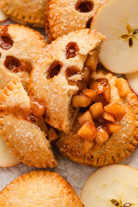 Hand Pie Crust Recipe, Pies Easy, Low Calorie Ice Cream, Apple Pie Recipe Easy, Homemade Apple Pie Filling, Apple Hand Pies, Homemade Apple Pie, Brunch Desserts, Mini Apple Pies