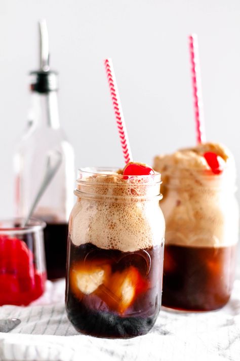 Float Trip Food, Cherry Vanilla Coke, Coke Floats, Coke Float, Sweet Wallpaper, Kids Food Crafts, Float Recipes, Strawberry Sugar, The Best Snacks