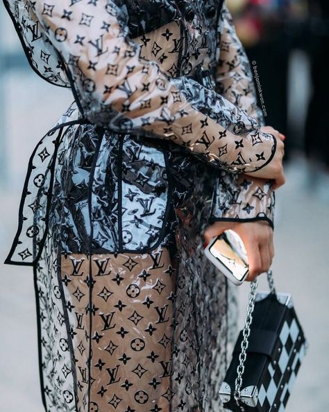 @louisvuitton Louis Vuitton Aesthetic, Vuitton Bag, Vuitton Handbags, Louis Vuitton Handbags, Paris Fashion Week, All Black, Street Fashion, High Fashion, Fashion Ideas