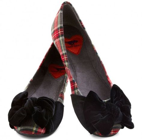 Tartan… Cute Outfits For Christmas, Outfits For Christmas Party, Outfit Flats, Love For My Daughter, Red Ballet Shoes, Spring Footwear, Womens Flat Shoes, Tartan Shoes, Party Flats