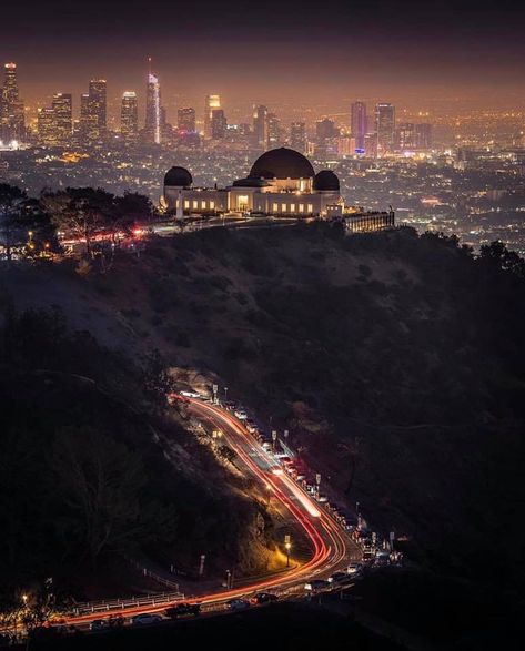 📸 Gabe Rodriguez Griffith Observatory At Night, Griffith Observatory Aesthetic, Los Angeles California Photography, Los Angeles At Night, Los Angeles Aesthetic, Senior Thesis, Sims Builds, Popular Places, La Jolla Cove