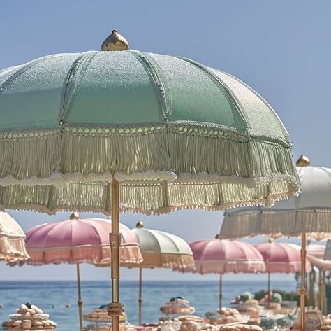 Hajar Ali on Instagram: "Summer plans?  #summer #vacationvibes #vacationmode #vacationrental #luxuryhomes #luxurylifestyle #luxelife #beachlife #interiordecor #interiordesign" Koi Aesthetic, Pastel Summer Aesthetic, Reverse Orientalism, Cozy Townhouse, Summer Aesthetic Pink, Beach Moodboard, Summer Cafe, Palm Royale, Summer Umbrella