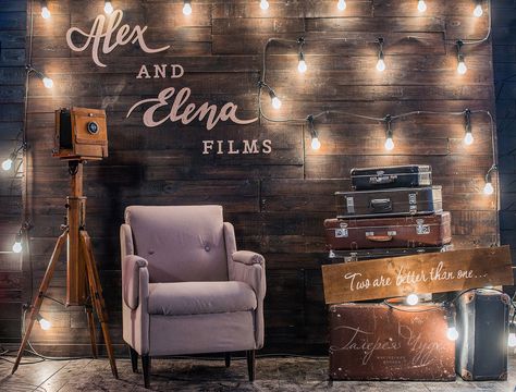 Decor Photobooth, Deco Cinema, Photowall Ideas, Photo Booth Backdrop Wedding, Church Stage Design, Vintage Wedding Theme, Wedding Expo, Wedding Photo Booth, Party Photography