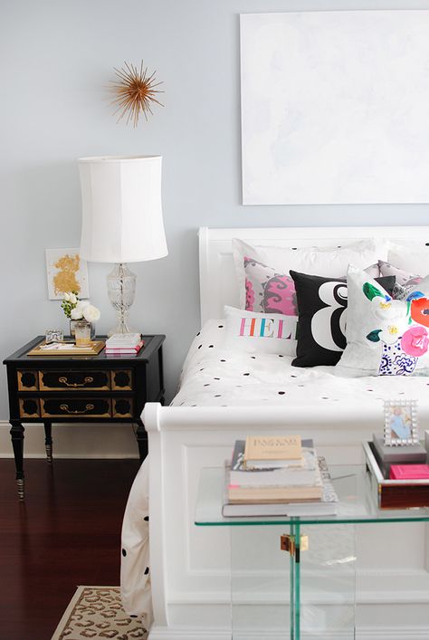 Kate Spade Bedroom, Preppy Bedrooms, Kate Spade Home, Bedroom Preppy, Room Preppy, Kate Spade Bedding, Preppy Bedroom, Kate Spade Inspired, Girls Dorm Room