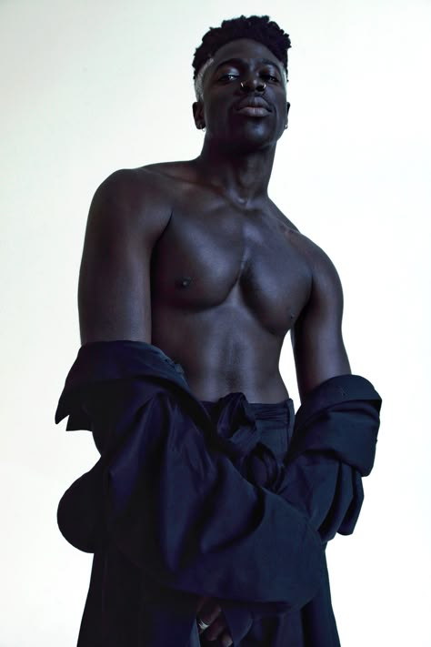 Moses Sumney, Black Lilith, Social Pressure, Male Photography, Fashion Culture, Black Man, Shirtless Men, Urban Fantasy, Indie Rock