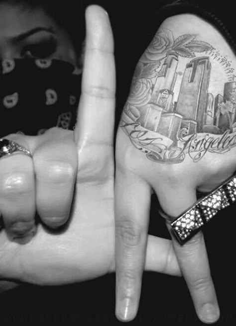 Los Angeles skyline pretty cool *~JLov3~* Califas Tattoo, Hand Tattoo Images, Chola Girl, Tattoo On Hand, Chicano Love, La Tattoo, Chola Style, Estilo Cholo, Cholo Art