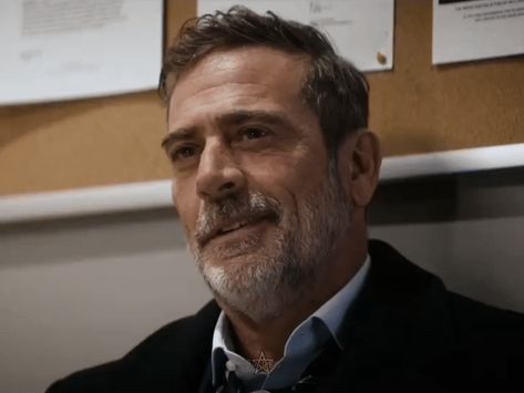 .ೃ࿐【 JEFFREY DEAN MORGAN 】⋆｡˚ GIF Joe Kessler, Draw Monkey, Jeffrey Morgan, Negan Smith, Jeffrey Dean Morgan Negan, Guys My Age, Negan Twd, John Winchester, Dean Morgan