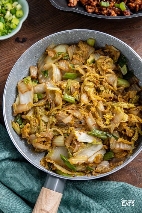 Napa Cabbage Recipes, Cabbage Stir Fry, Delicious Gluten Free Recipes, Calorie Recipes, Napa Cabbage, Yummy Pasta Recipes, Cabbage Recipes, Chilli Flakes, Weekly Menu