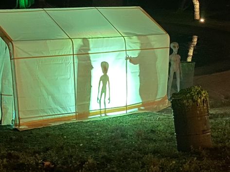 Area 51 Halloween Decorations, Alien Crash Site Halloween, Alien Invasion Halloween Decor, Diy Ufo Decoration, Ufo Halloween Decorations, Radioactive Halloween Decorations, Alien Invasion Halloween, Alien Haunted House, Halloween Alien Decorations