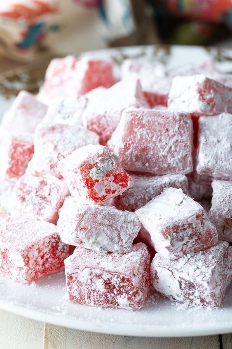 Homemade Turkish Delight, Turkish Delight Recipe, Homemade Candy, Classic Candy, Turkish Delight, Turkish Recipes, Candy Recipes, Turkey Recipes, Narnia