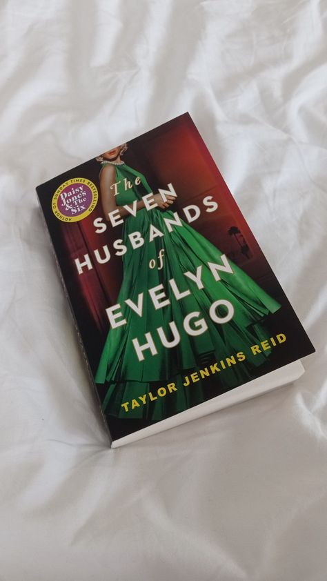 Taylor Jenkins Reid Books, Seven Husbands Of Evelyn Hugo, Taylor Jenkins Reid, Evelyn Hugo, Book Photos, Books Tbr, Xmas Wishlist, Book Library, Book Book