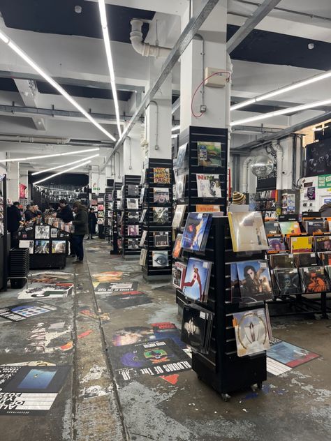 vinyl/ record store in london, music and live sets New York Record Store, London Record Store, London Music Scene, Store Entrance, Vinyl Record Store, Ra Boards, Day In London, Record Stores, Rough Trade