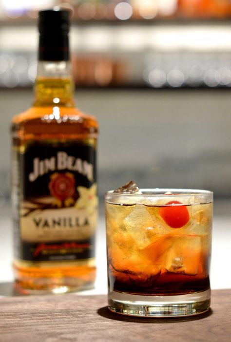 Jim Beam Vanilla Signature Vanilla Drink Recipes, Jim Beam Apple Recipes, Cocktail Without Alcohol, Rumchata Recipes Drink, Vanilla Cocktail, Bourbon Drinks Recipes, Jim Bean, Rumchata Recipes, Vanilla Drinks