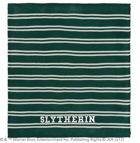 Pottery Barn Teen HARRY POTTER & Knit Throw, 50x60, Slytherin & Harry Potter Crochet Blanket Slytherin, Crochet Slytherin Blanket, Slytherin Blanket, Hogwarts Books, Teen Room Decor For Boys, Hogwart Houses, Wizard And Witch, Slytherin Room, Slytherin Stuff