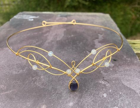 Fairy Crowns Diy, Medieval Headdress, Diy Crowns, Crown Inspiration, Bridal Circlet, Elven Wedding, Diy Crown, Gold Tiara, Celtic Knotwork