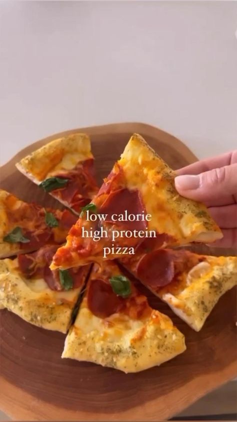 #QuickandEasyPizzaSauces Low Calorie High Protein, Fitness Content, Homemade Foods, Healthy High Protein Meals, High Protein Low Calorie, Healthy Pizza, Low Cal Recipes, Healthy Food Motivation, Healthy Lifestyle Food