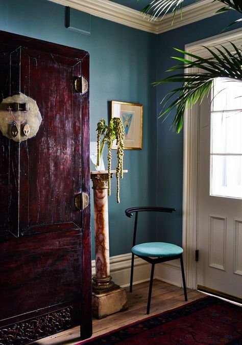 Tour a Brooklyn Apartment That Makes Great Use of Light Pink Paint | Architectural Digest Darren Jett, Light Pink Paint, Oval Room Blue, Brooklyn Apartment, Park Slope, L Shaped Kitchen, Grey Curtains, Steel Chair, Pink Paint