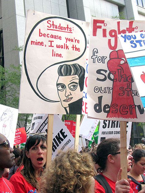 Chicago Teachers Union march through downtown Chicago. Strike Signs For Teachers, Education Strike Signs, Strike Signs, Teacher Protest Signs, Union Strike, 60s Protest Signs, Teachers Strike, Women's March Protest Signs, Class Meeting