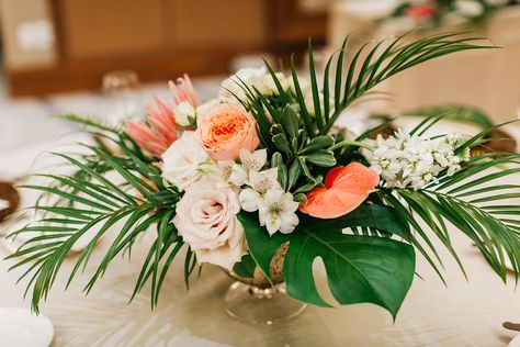 Tropical centerpiece Hawaiian Centerpiece, Tropical Jungle Wedding, Tropical Theme Wedding, Bridal Dinner, Tropical Floral Wedding, Tiki Wedding, Tropical Wedding Centerpieces, Modern Tropical Wedding, Hanging Centerpiece