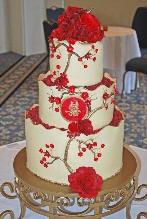 Red Double Happiness Wedding Cake, Elegant Cheesecake, Wedding Cake Chinese, Asian Wedding Cake, Chinese Wedding Cake, Chinese Cake, Incredible Cakes, Traditional Chinese Wedding, Traditional Wedding Cake, New Year's Cake