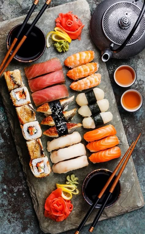 Japanese Food Photography, Sushi Recipe, Sushi Platter, Sushi Set, Japanese Sushi, Sushi Recipes, Sushi Rice, Food Dessert, Japan Food