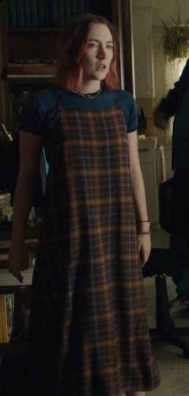 Lady Bird Outfits Movie, Lady Bird Aesthetic Outfits, Lady Bird Outfits, Saoirse Ronan Lady Bird, Ladybird Outfits, Bird Aesthetic, Dress Better, Manic Pixie Dream Girl, Greta Gerwig